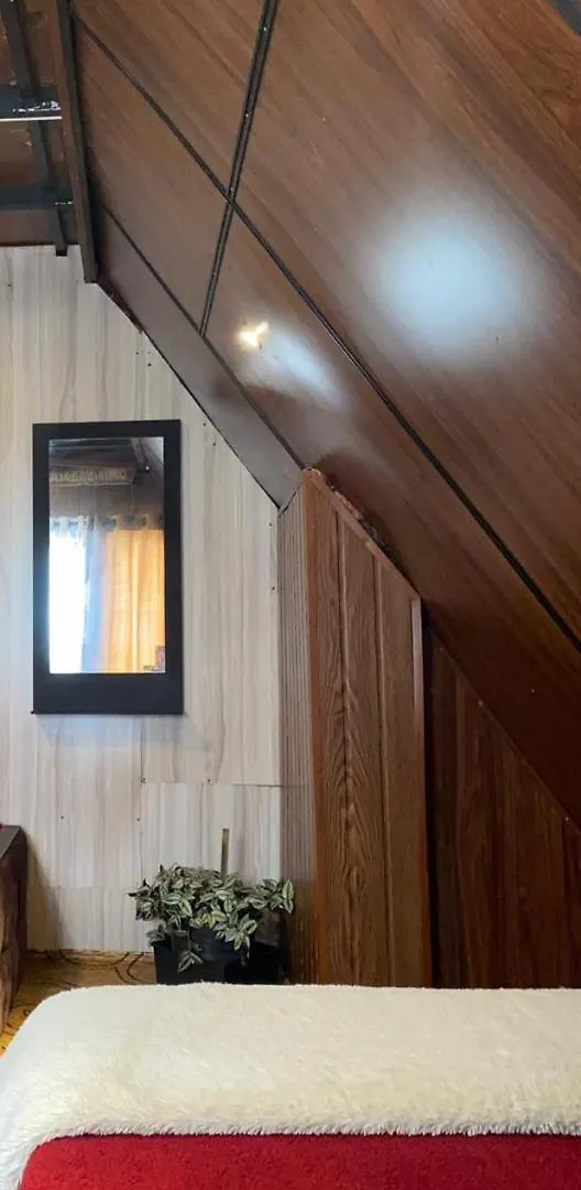 Chekeena Wood Cabin Nuwara Eliya