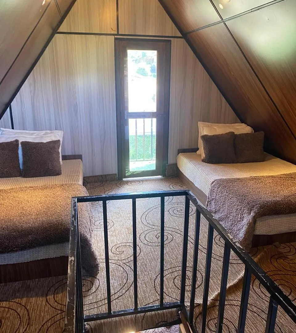 Hotel Chekeena Wood Cabin Nuwara Eliya